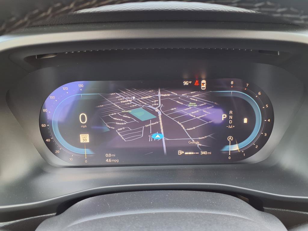 Used 2025 Volvo XC40 B5 Core image 15