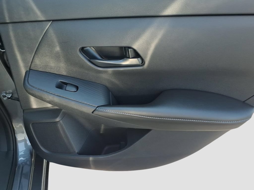 Used 2025 Nissan Sentra SV FWD image 11