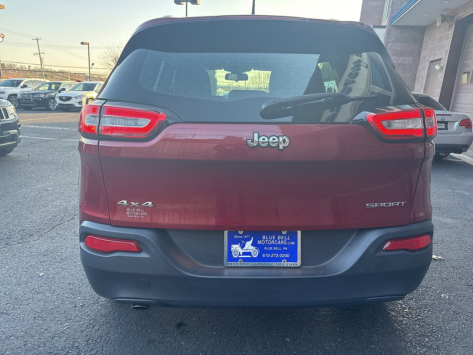 Used 2016 Jeep Cherokee Sport image 24