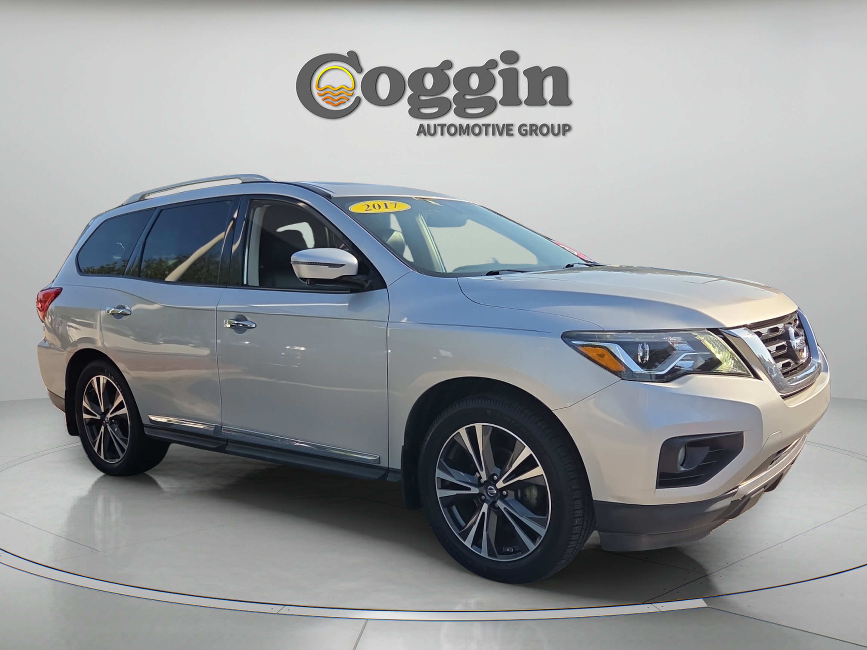 Used 2017 Nissan Pathfinder Platinum FWD image 7