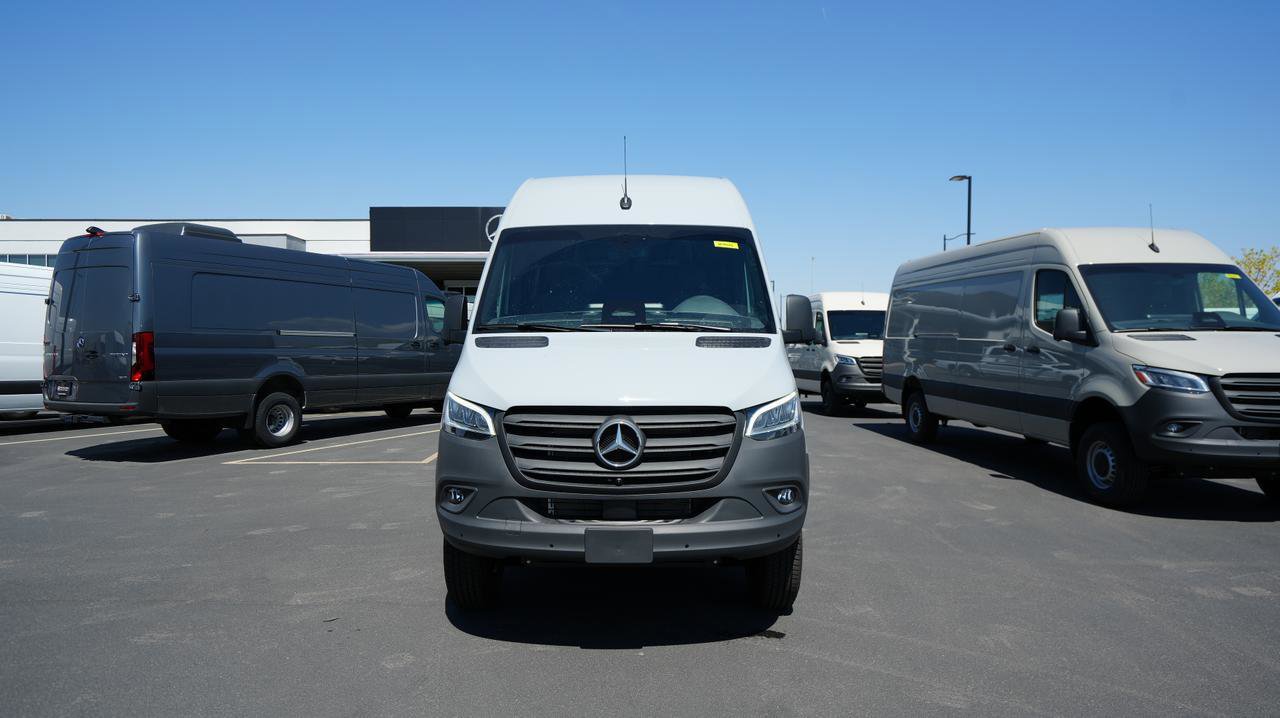 New 2025 Mercedes-Benz Sprinter 2500 image 3