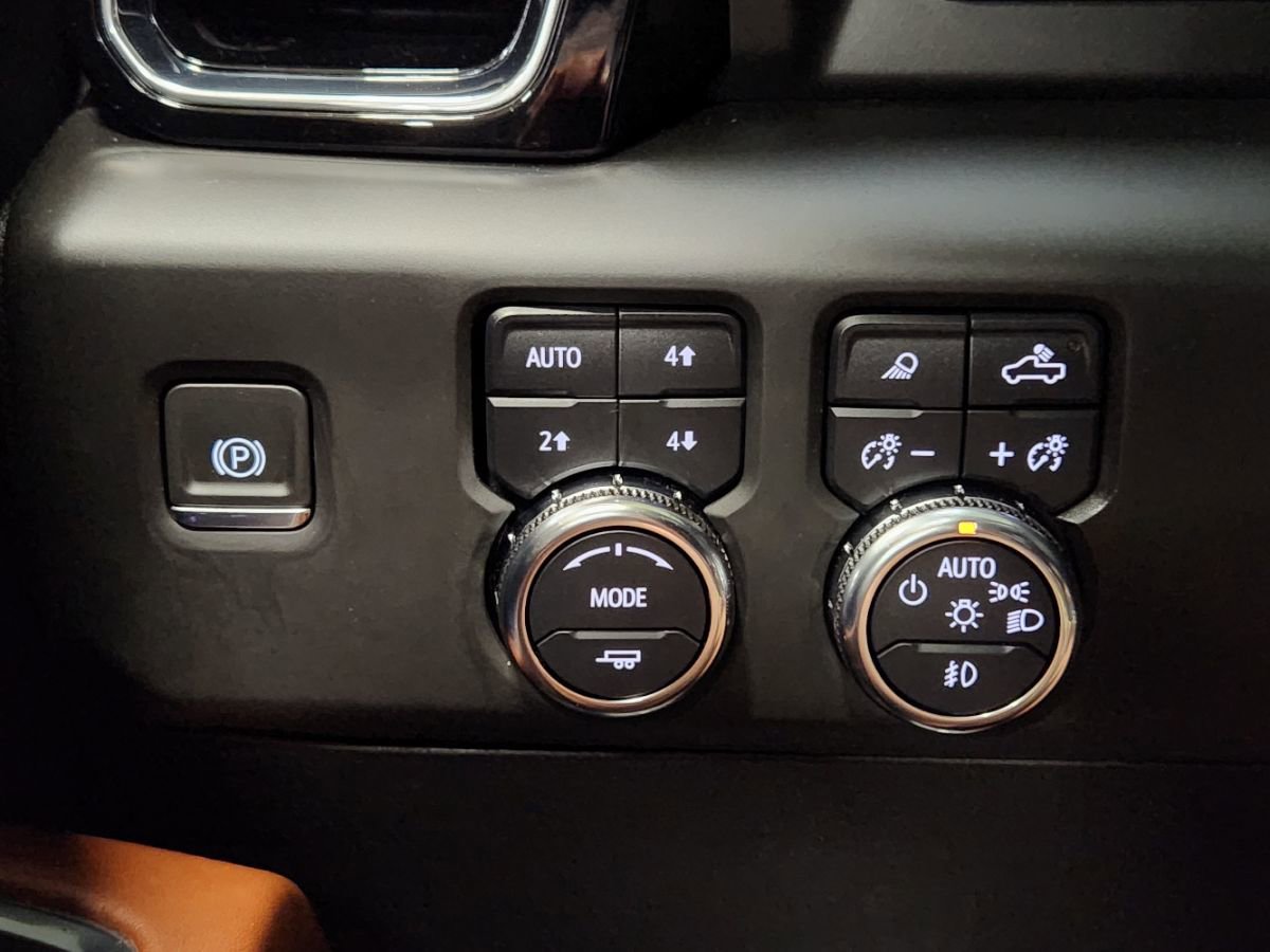 Used 2024 GMC Sierra 3500 Denali Ultimate AWD/4WD image 44