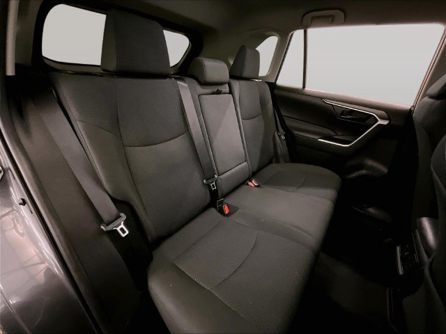 Used 2022 Toyota RAV4 LE AWD/4WD image 26
