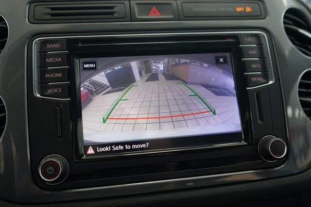 Used 2017 Volkswagen Tiguan Sport image 9