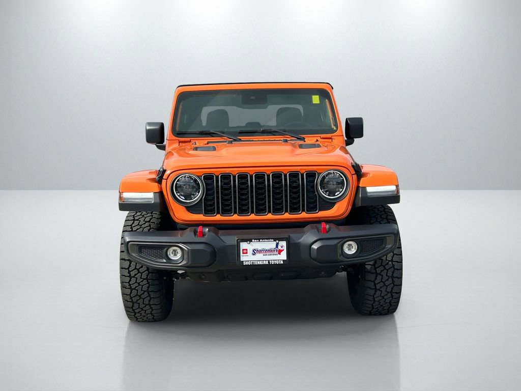 Used 2025 Jeep Gladiator Rubicon w/ Convenience Group image 2