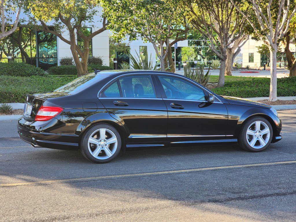 Used 2011 Mercedes-Benz C 300 Sedan image 9