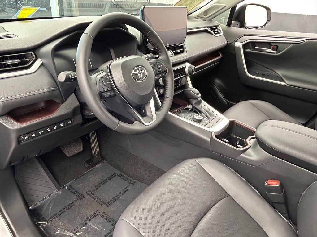 Used 2025 Toyota RAV4 Limited image 16