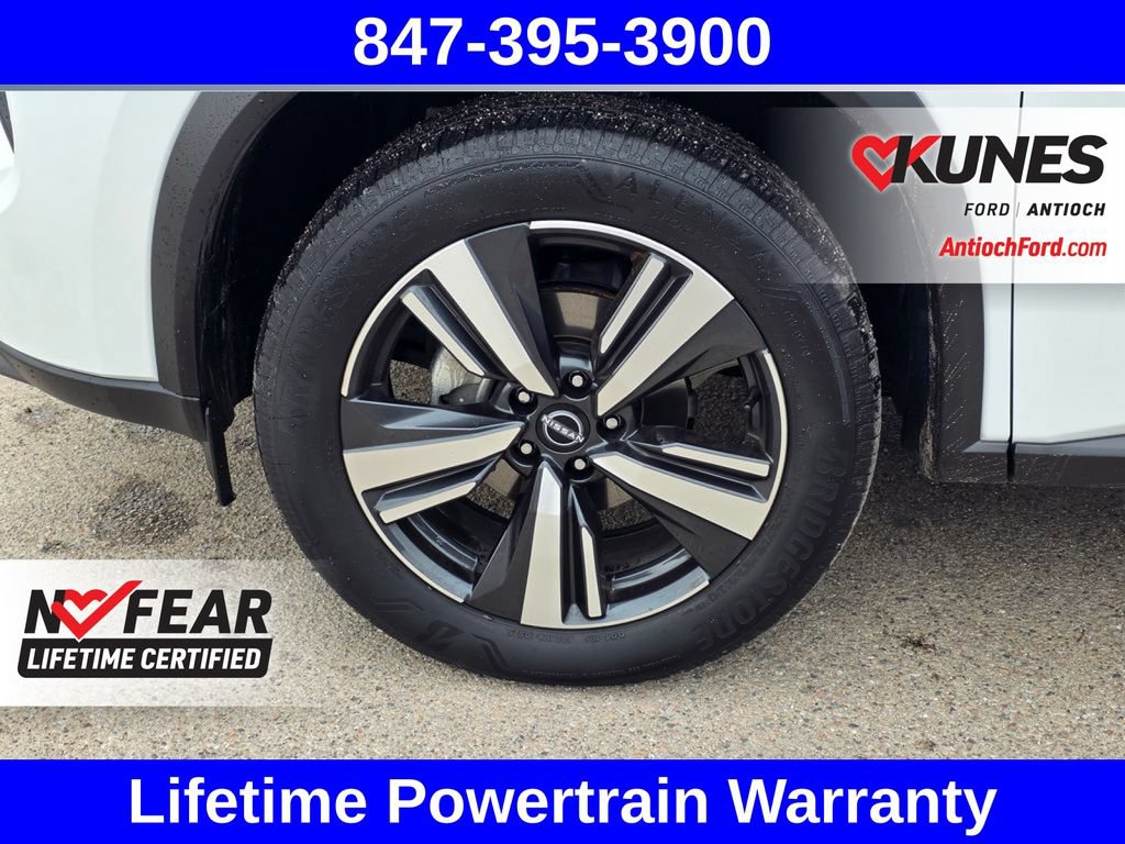 Used 2025 Nissan Rogue SL w/ SL Premium Package FWD image 17