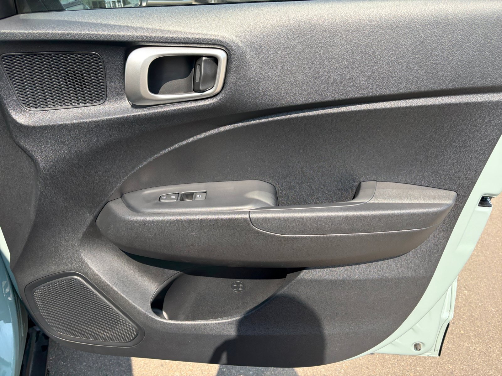 Certified 2025 Hyundai Venue SEL FWD image 16