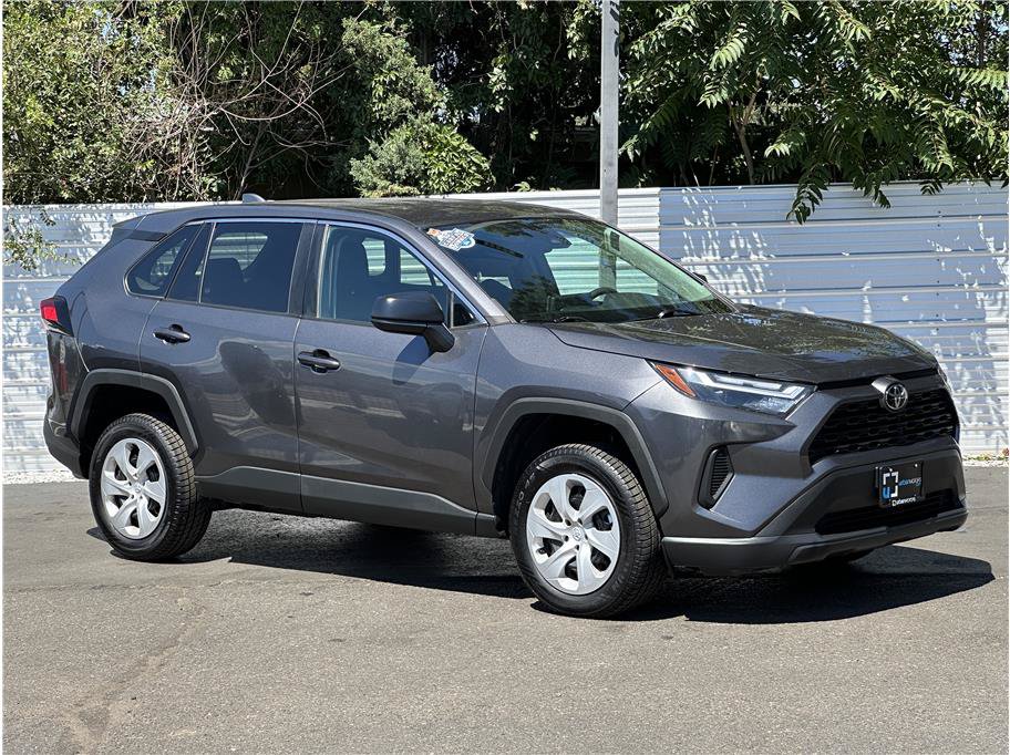 Used 2024 Toyota RAV4 LE AWD/4WD image 8