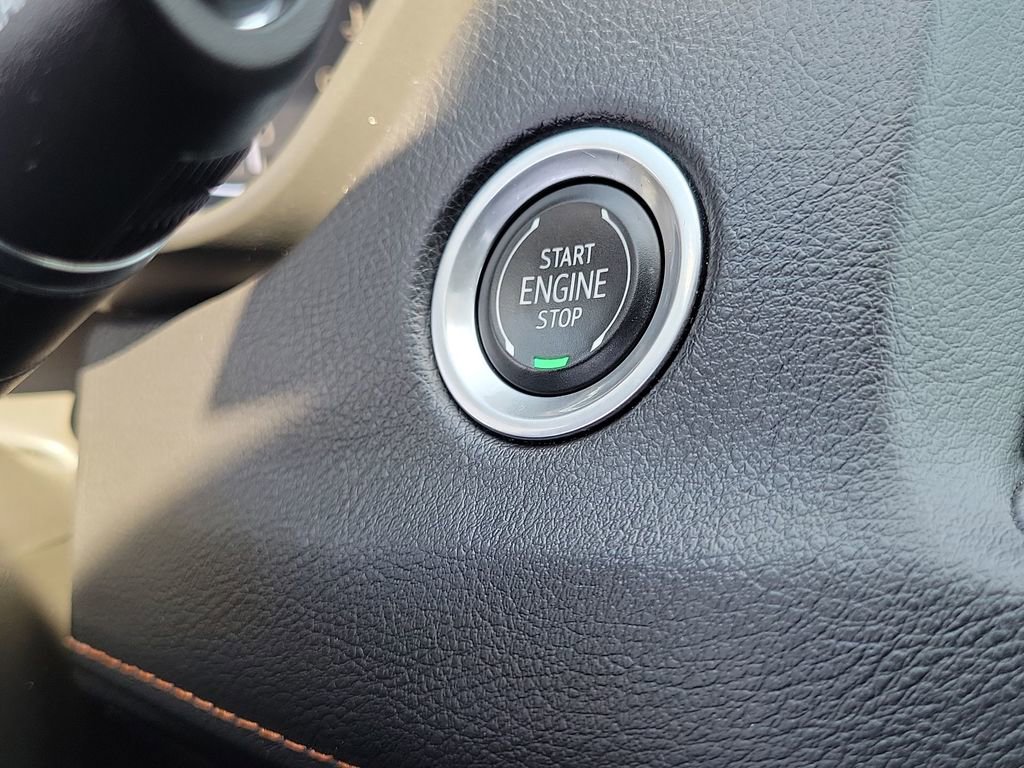 Used 2021 Cadillac XT4 Sport w/ Cold Weather Package FWD image 15