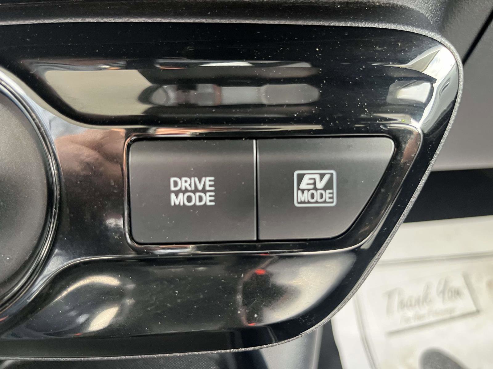 Used 2020 Toyota Prius L Eco FWD image 15