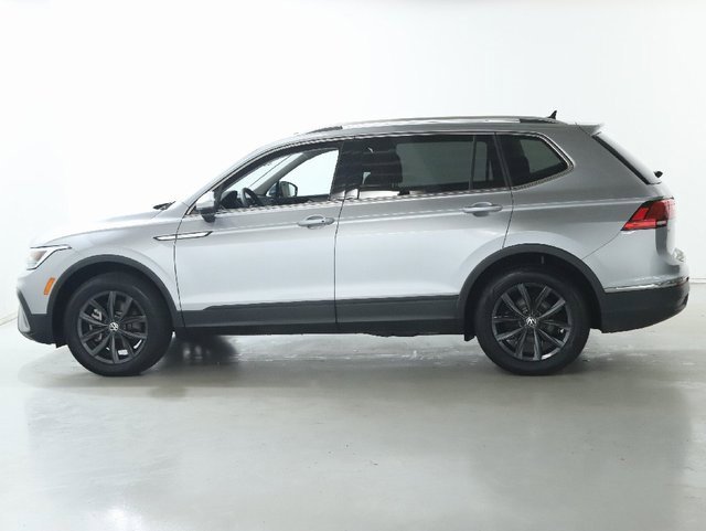 Used 2024 Volkswagen Tiguan SE image 38