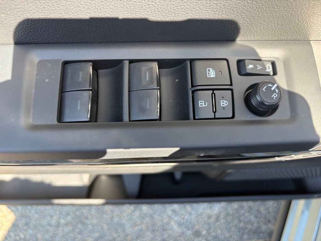 New 2026 Toyota Tundra Limited AWD/4WD image 27