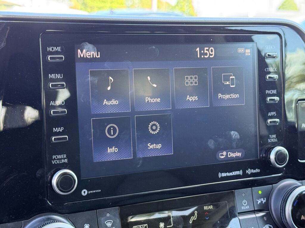 Used 2021 Toyota Highlander XLE image 7