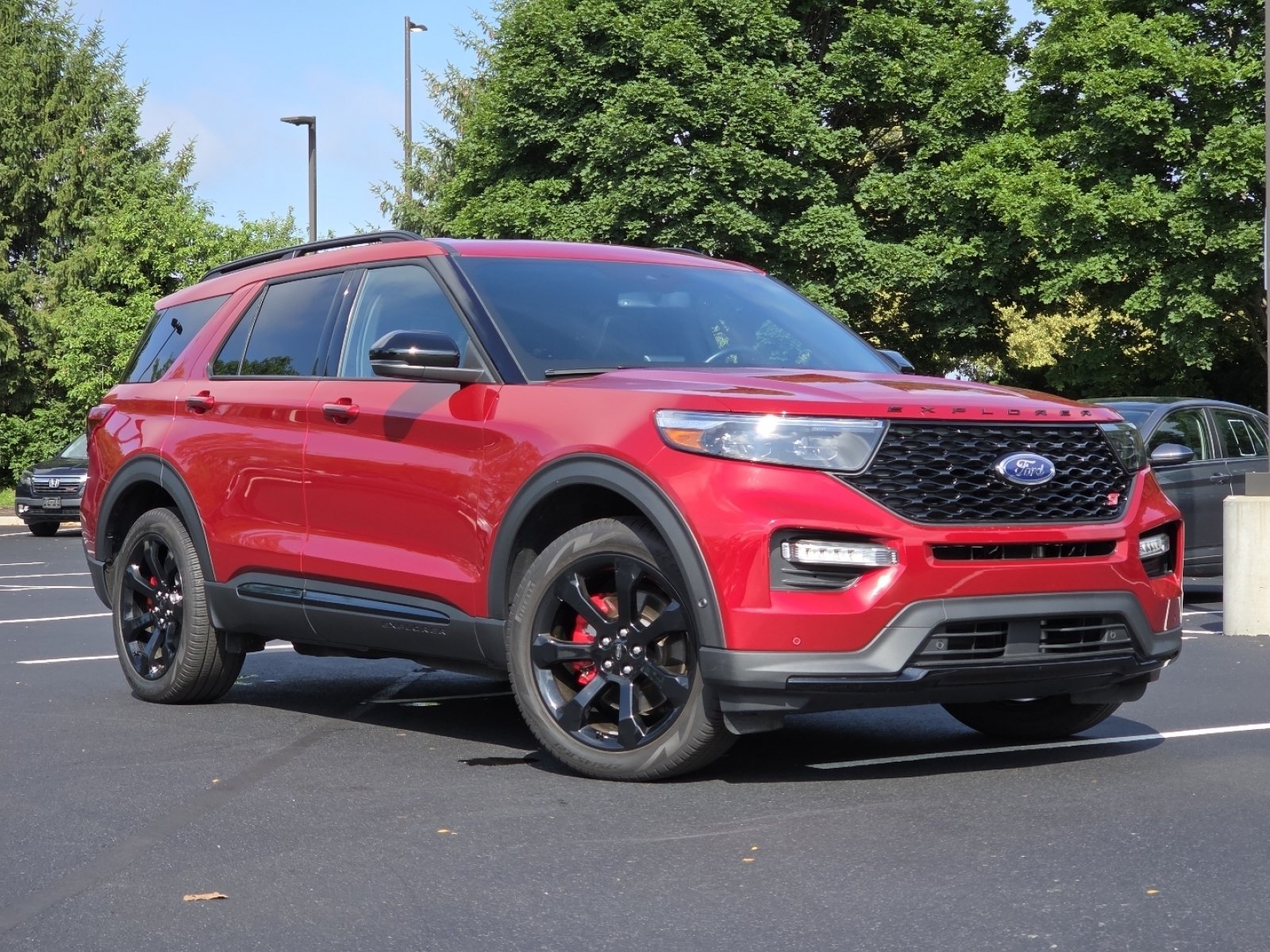 Used 2023 Ford Explorer ST w/ Equipment Group 401A AWD/4WD image 2