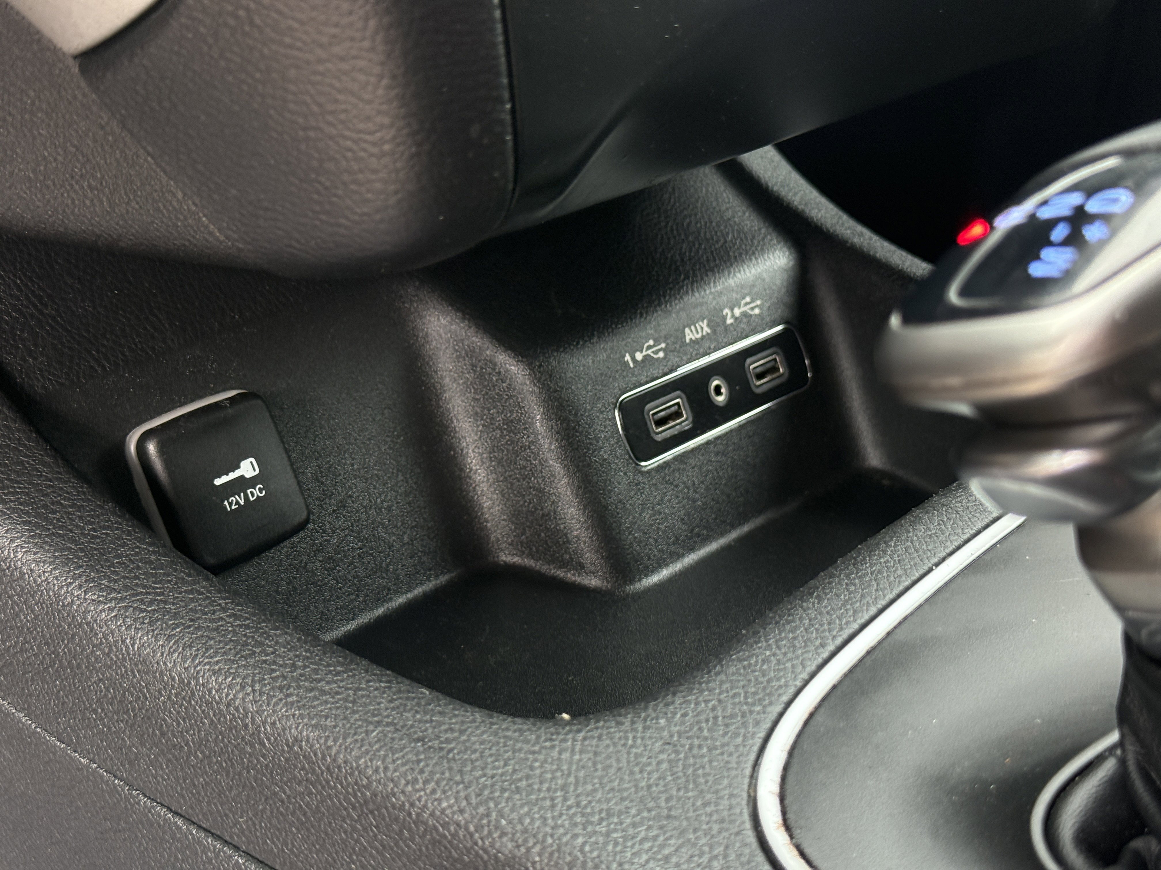 Used 2019 Dodge Durango SXT image 36