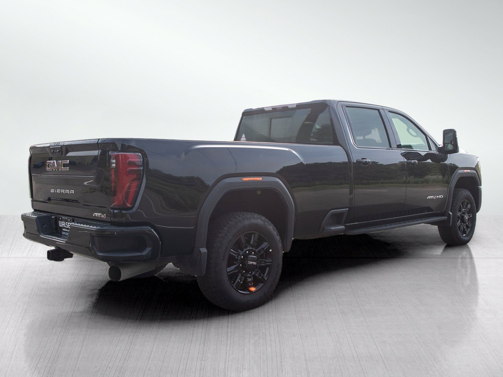 Used 2024 GMC Sierra 2500 AT4 w/ Technology Package AWD/4WD image 5
