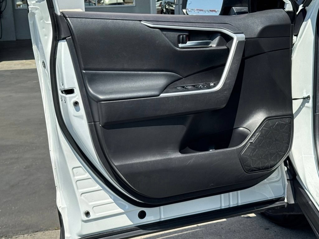 Certified 2022 Toyota RAV4 XLE w/ Convenience Package FWD image 20