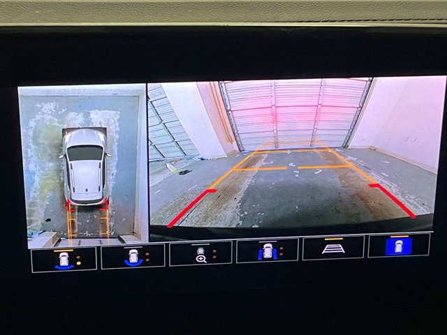 Used 2025 Buick Encore GX Sport Touring w/ Advanced Technology Package image 4