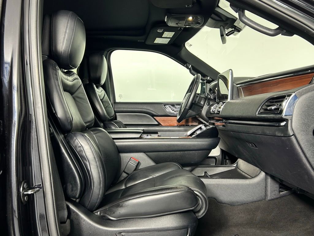 Used 2020 Lincoln Navigator L Reserve w/ Luxury Package AWD/4WD image 11