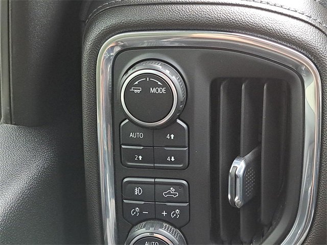 Used 2022 Chevrolet Silverado 2500 LTZ w/ LTZ Premium Package image 17