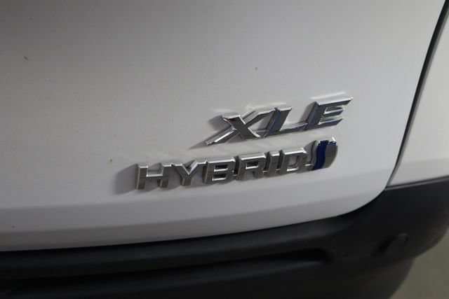 Used 2024 Toyota Sienna XLE AWD/4WD image 48