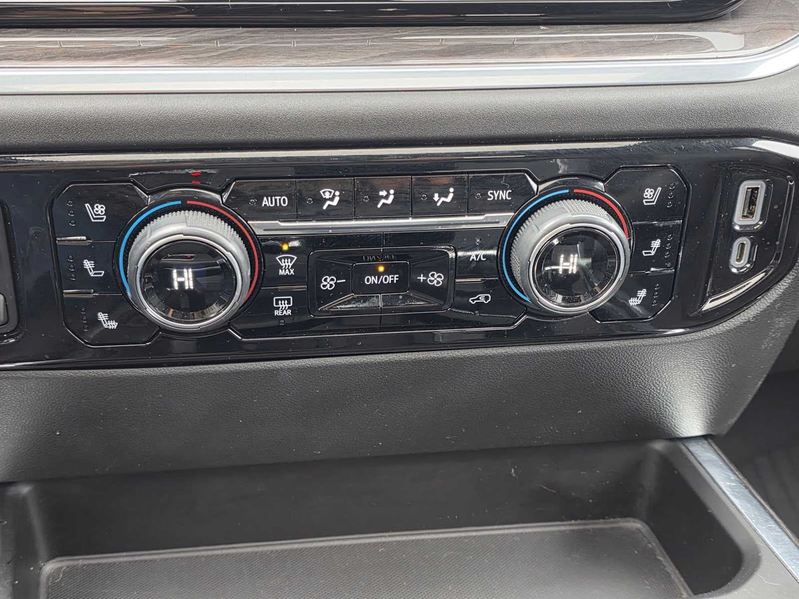 Used 2022 Chevrolet Silverado 1500 LTZ AWD/4WD image 30