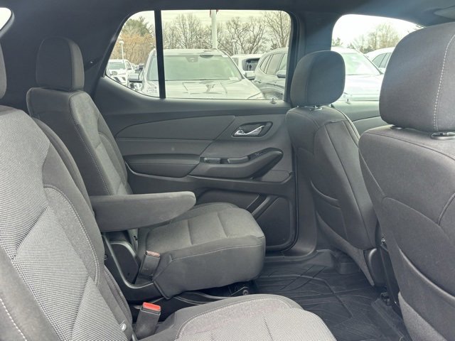 Used 2022 Chevrolet Traverse LT image 16