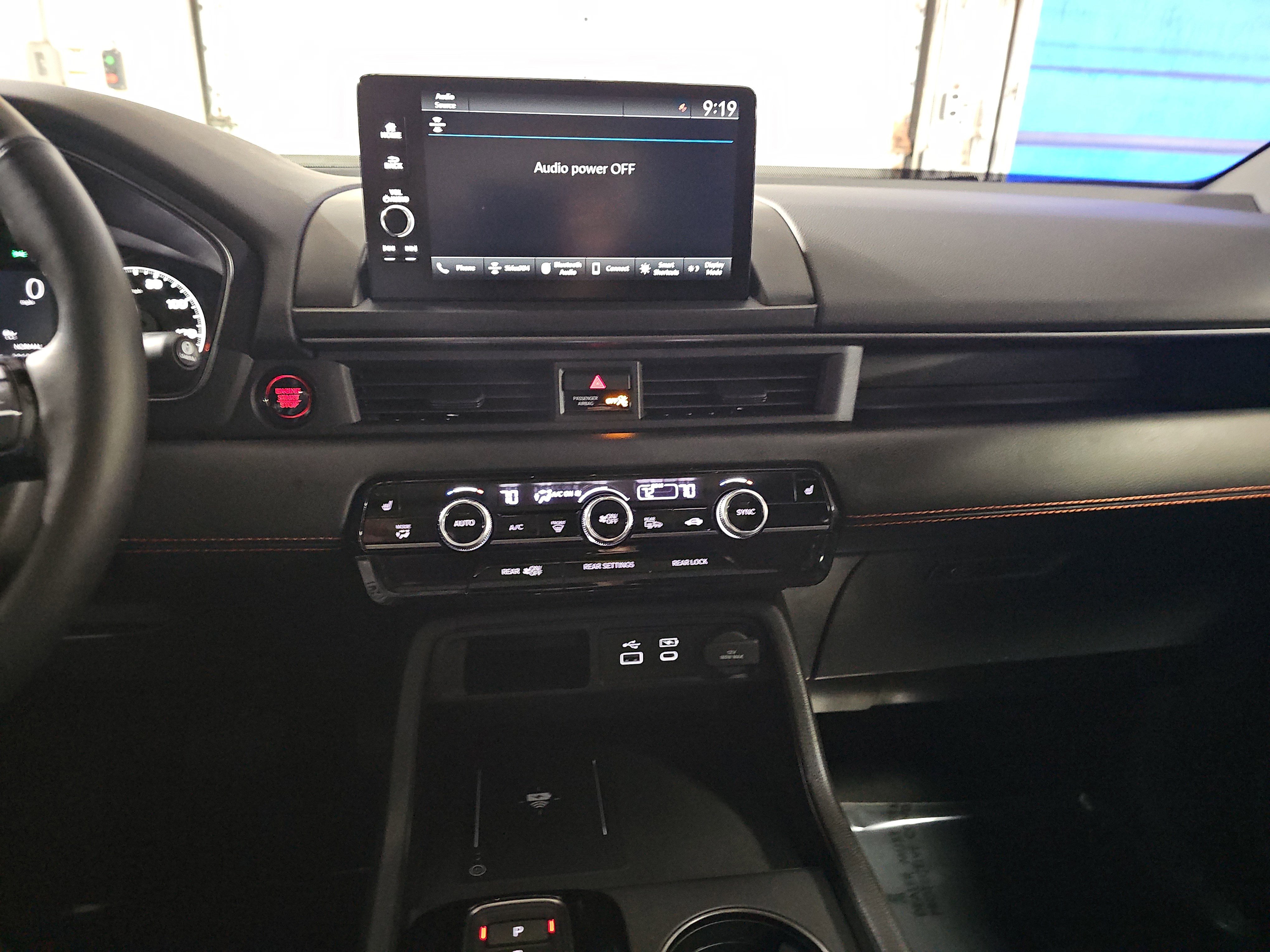 Used 2025 Honda Pilot TrailSport image 21