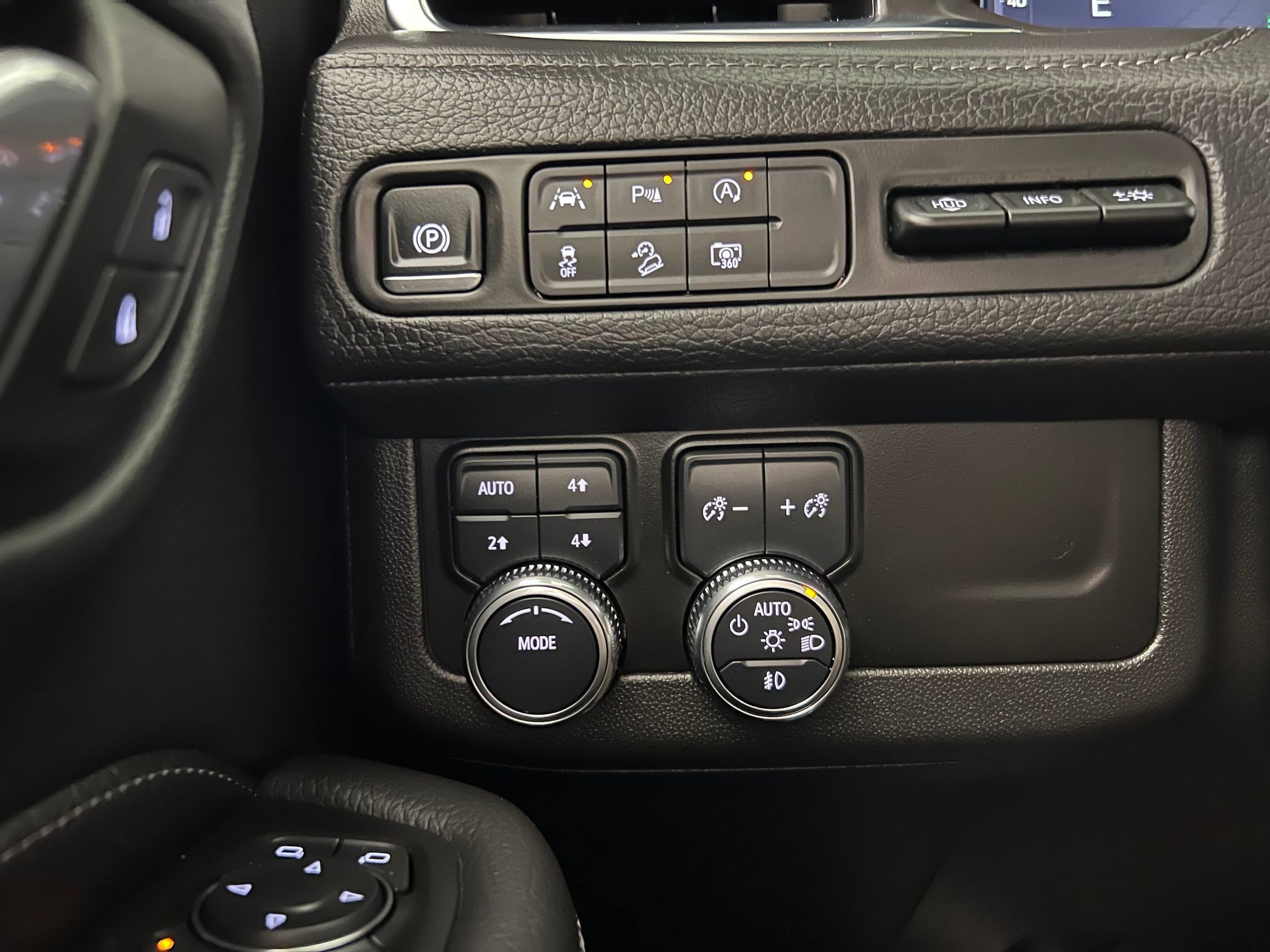 Used 2024 GMC Yukon Denali image 18