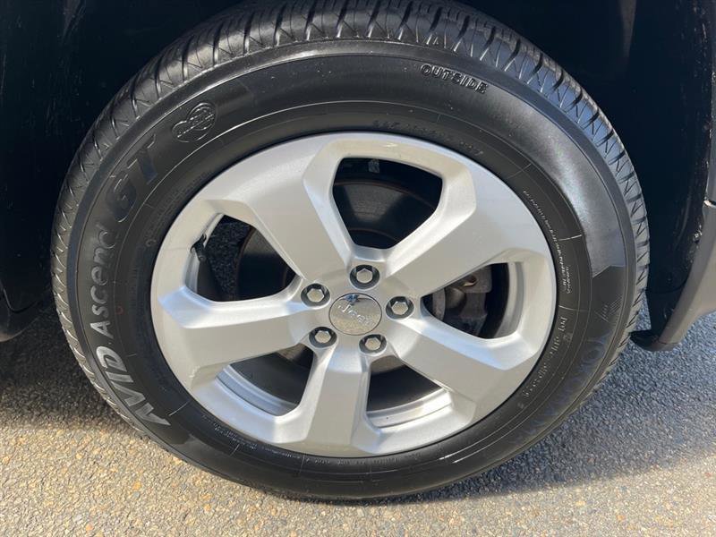 Used 2019 Jeep Compass Latitude w/ Cold Weather Group image 9