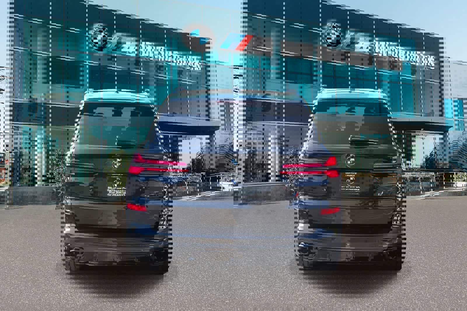 Used 2026 BMW X5 M60i w/ Executive Package image 5