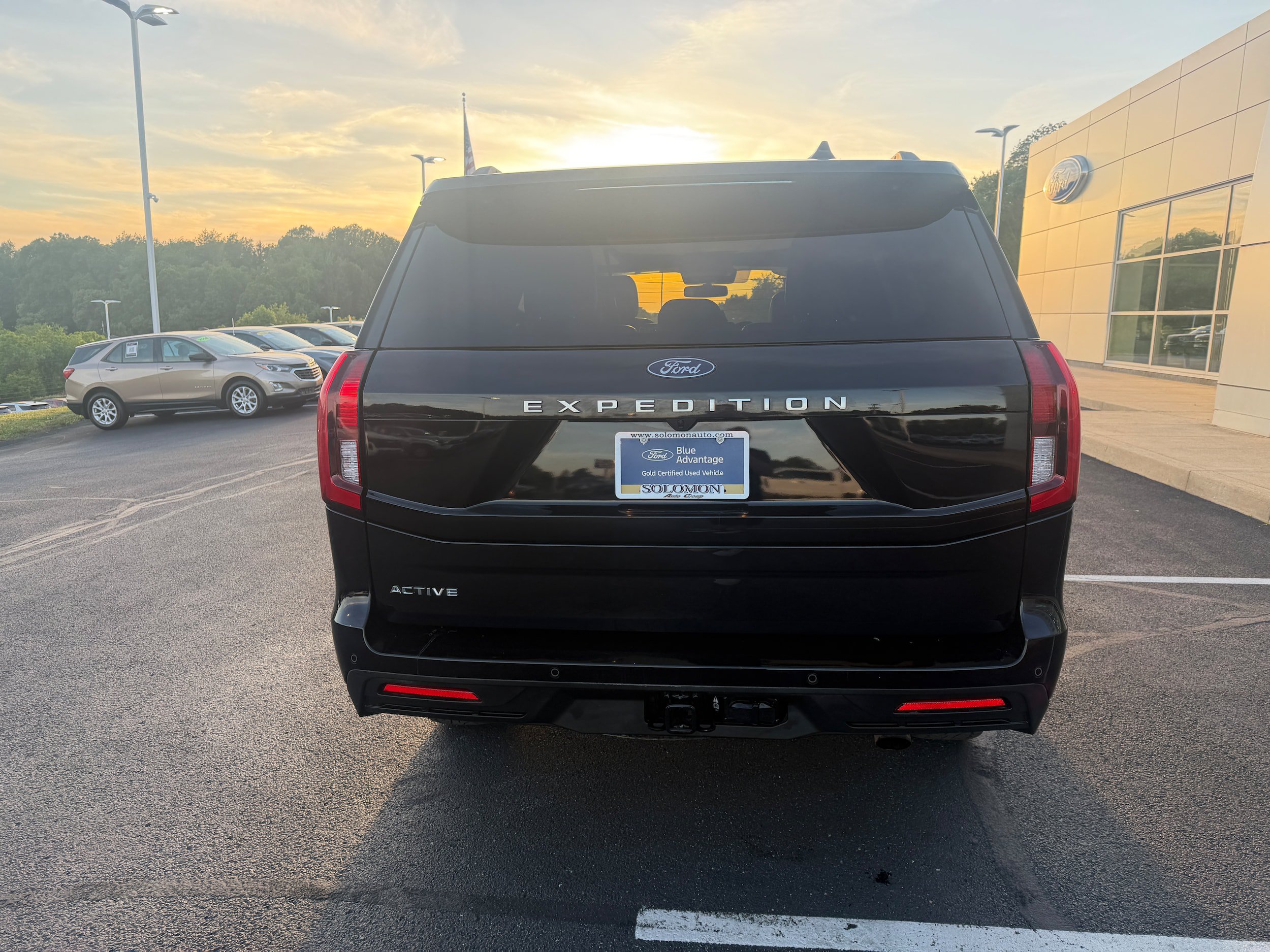 Certified 2025 Ford Expedition Active AWD/4WD image 7