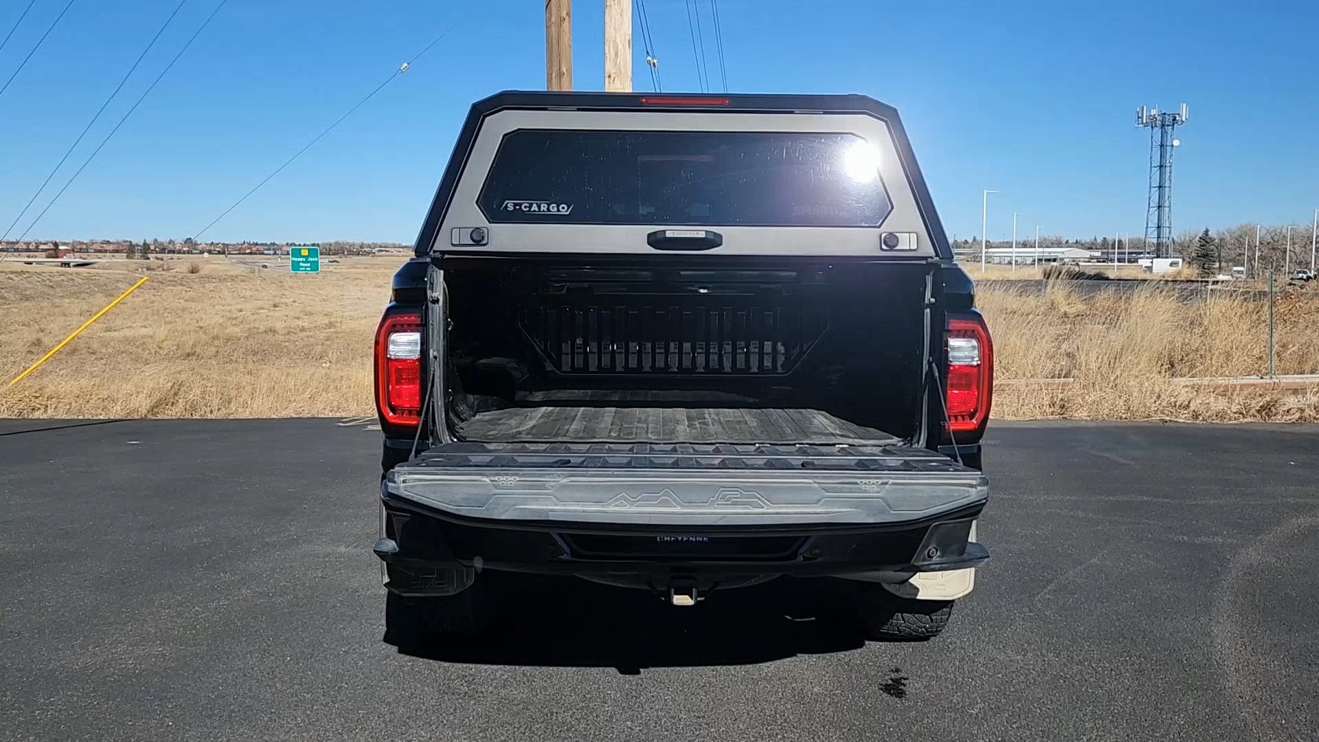 Used 2024 GMC Canyon AT4 w/ LPO, Off Road Lift Package image 19