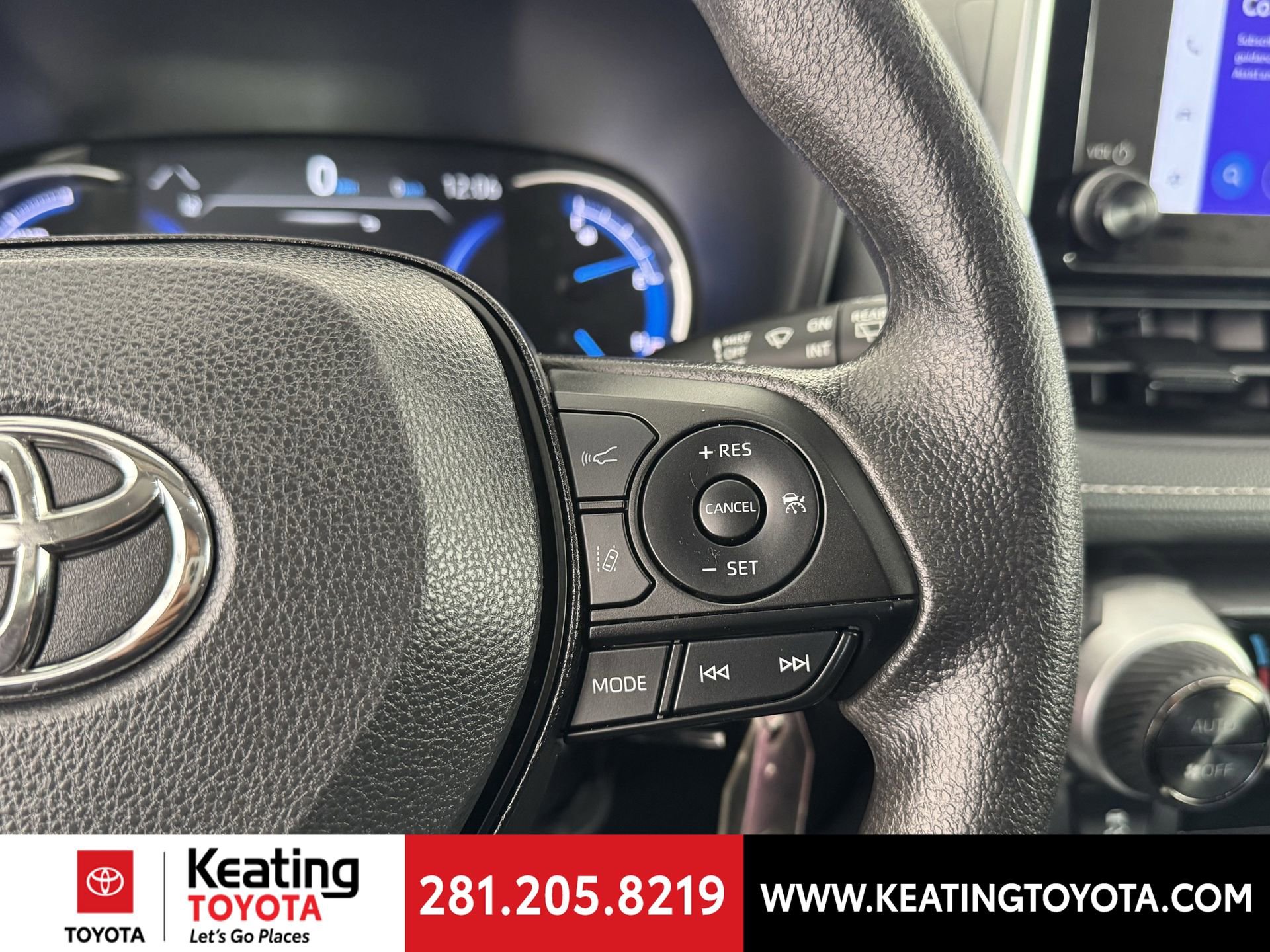 Certified 2025 Toyota RAV4 LE image 29