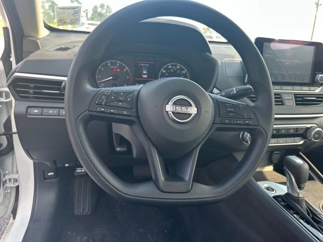 Used 2025 Nissan Altima 2.5 S FWD image 5