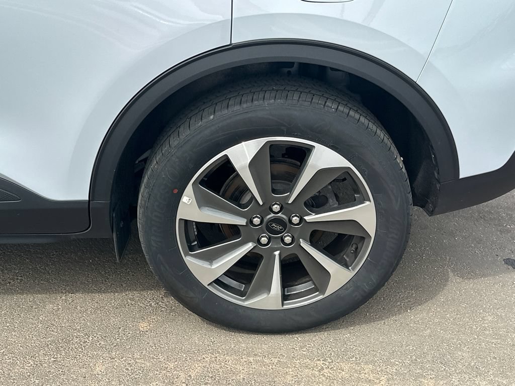 Used 2025 Ford Escape Platinum AWD/4WD image 19
