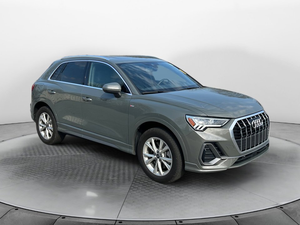 Certified 2024 Audi Q3 2.0T Premium Plus image 1