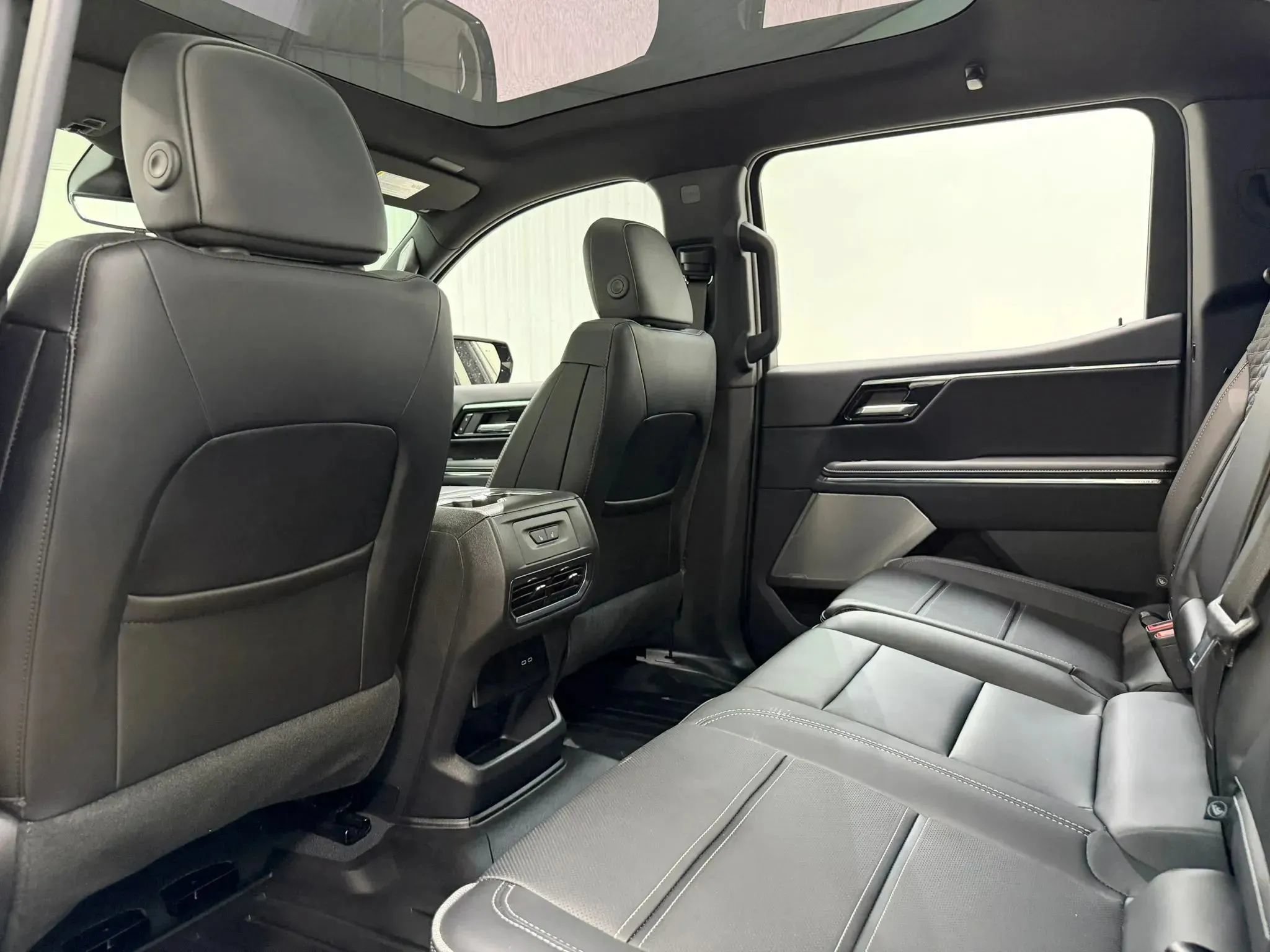 Used 2026 GMC Sierra EV Denali AWD/4WD image 16