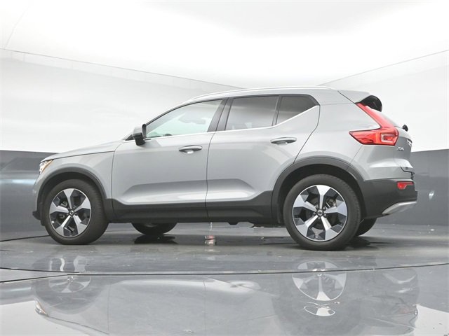 Used 2024 Volvo XC40 B5 Plus image 39