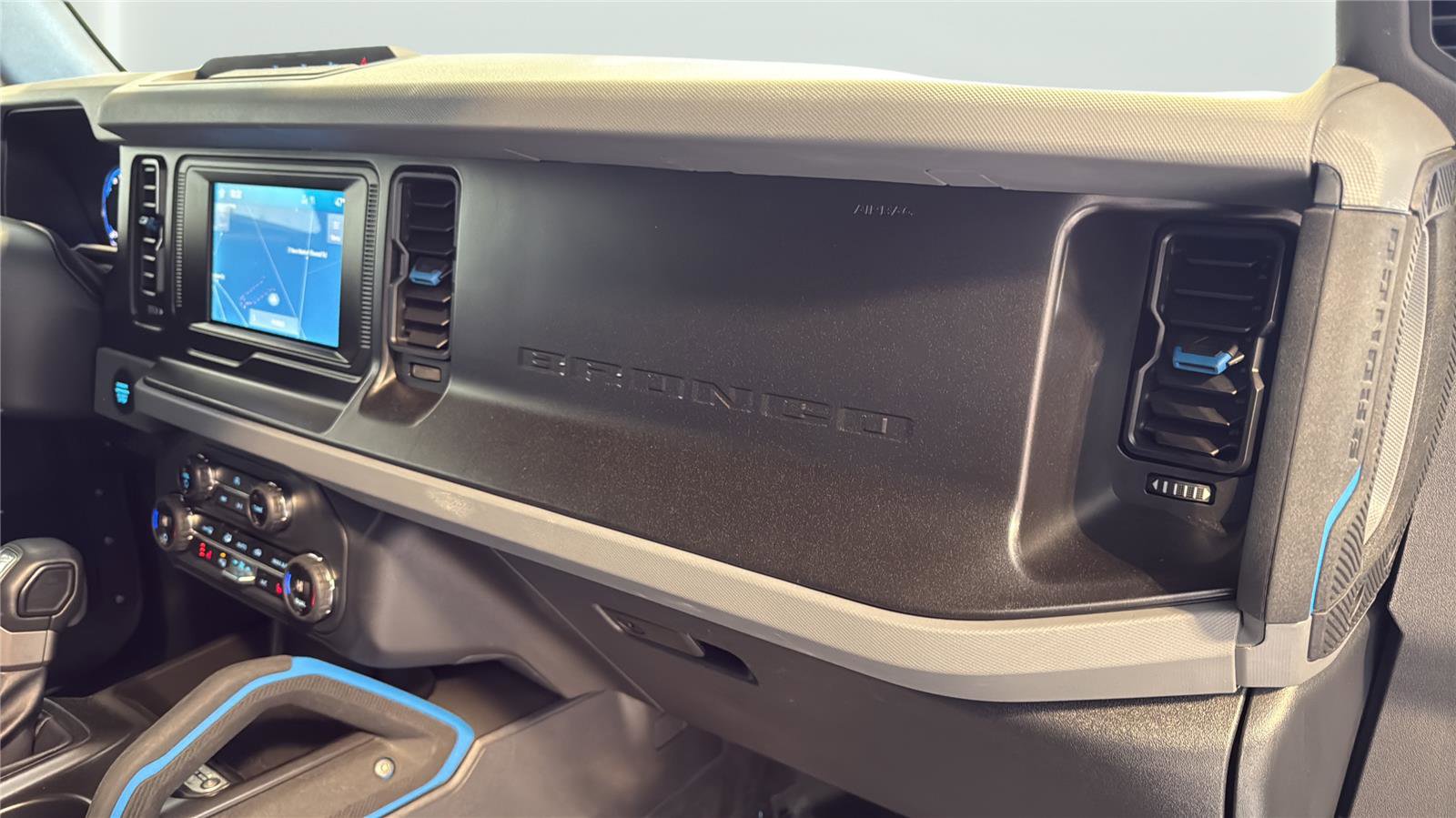 Used 2023 Ford Bronco Black Diamond image 27