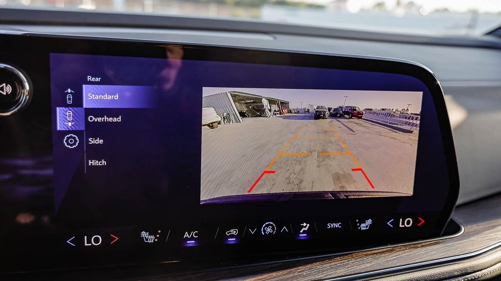 Used 2025 Chevrolet Tahoe Z71 image 29