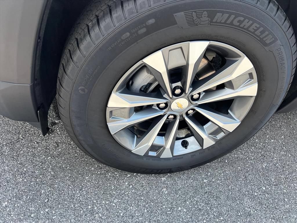 Used 2026 Chevrolet Equinox LT AWD/4WD image 10
