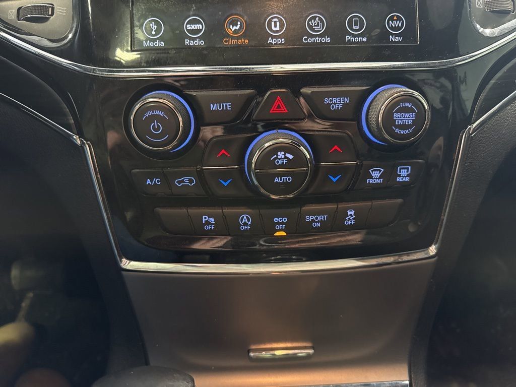 Used 2019 Jeep Grand Cherokee Limited w/ Luxury Group II image 10