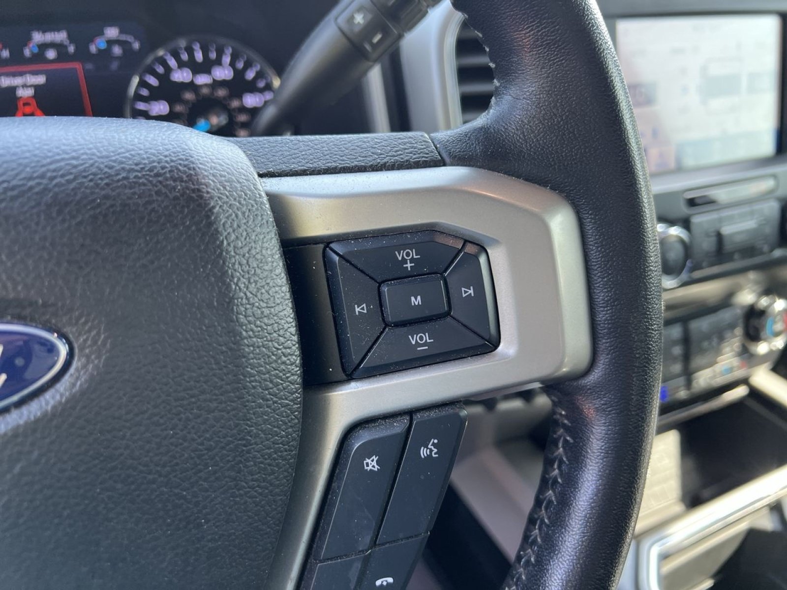 Used 2020 Ford F250 Lariat w/ Lariat Ultimate Package AWD/4WD image 33