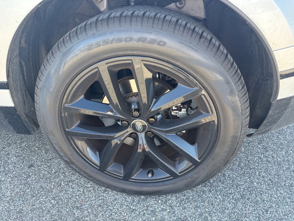 Used 2025 Land Rover Range Rover Velar Dynamic SE image 6