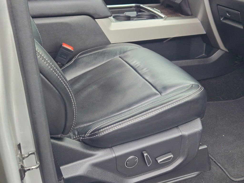 Used 2019 Ford F250 Lariat image 6