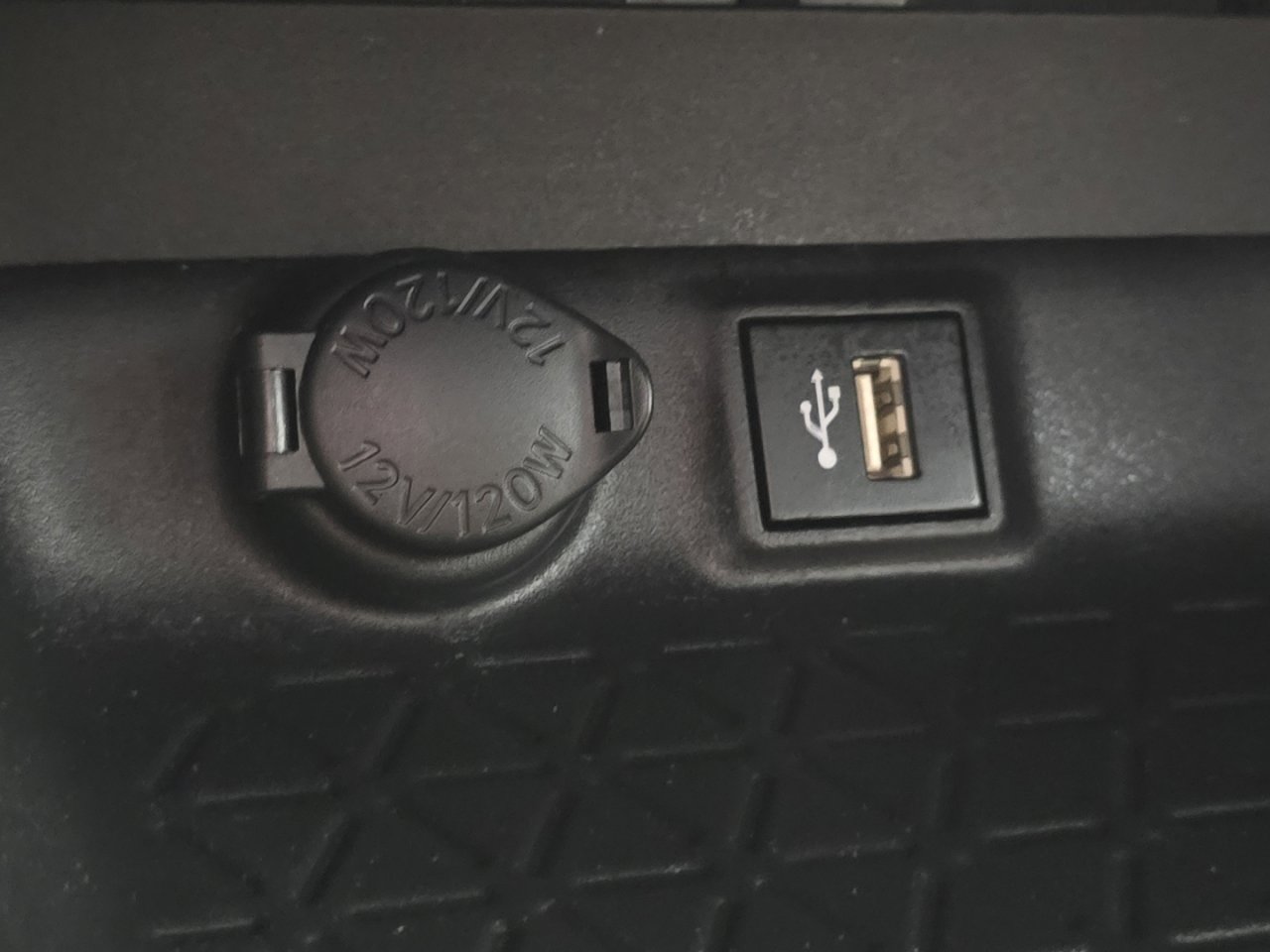 Certified 2023 Toyota RAV4 LE AWD/4WD image 30