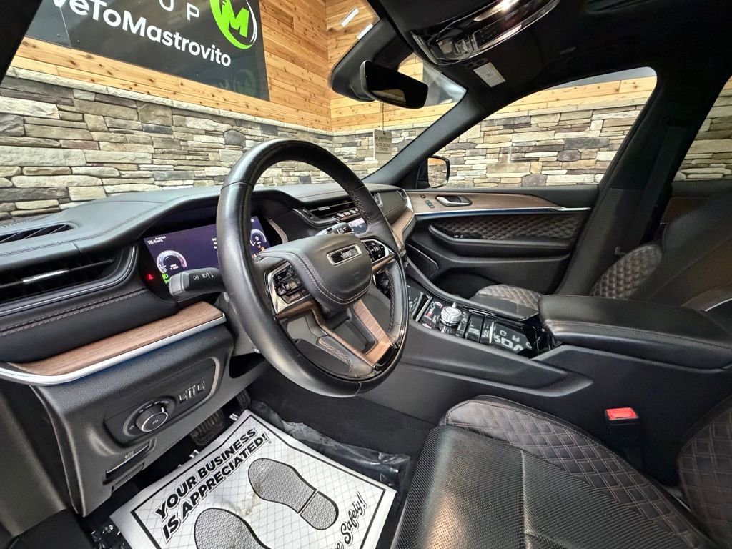 Used 2022 Jeep Grand Cherokee Summit image 10